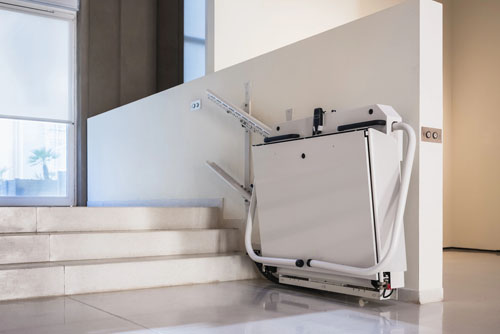 Instalación de platafroma salvaescaleras recta